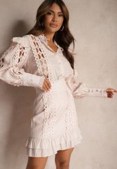 Różowy Komplet Ażurowy z Bawełną Spódnica i Koszula Ozdobiona Guzikami z Pereł Leninia. Czerwone koszule damskie Renee, m, z aplikacjami, z bawełny, eleganckie, bez kołnierzyka, bez ramiączek. Za 84.99 zł.