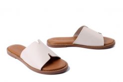 TAMARIS 1-27135-42 418 ivory, klapki damskie. Brązowe klapki damskie Tamaris, bez wzorów, bez obcasa, bez zapięcia. Za 212.42 zł.