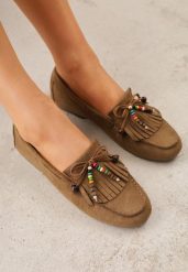 Ciemnobeżowe Mokasyny VICES z Wkładką ze Skóry Naturalnej i Ozdobnymi Koralikami Neni. Brązowe mokasyny damskie Born2be, z jeansu, bez obcasa. Za 89.99 zł.