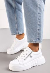 Białe Sneakersy ze Skóry Naturalnej na Platformie Ozdobione Suwakiem Jugeria. Białe obuwie sportowe damskie Born2be, ze skóry, bez zapięcia. Za 89.99 zł.