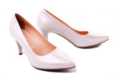 BIOECO BY ARKA 5900 2380 perła, czółenka damskie. Białe czółenka damskie Bioeco by Arka, bez wzorów, ze skóry, bez obcasa, na obcasie. Za 164.95 zł.