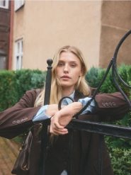 Koszula z kryształkami - jasnoniebieski. Niebieskie koszule damskie Reserved, l, bez wzorów, z bawełny, bez kołnierzyka, bez ramiączek. W wyprzedaży za 69.99 zł.