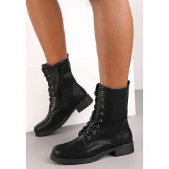 Czarne Botki Voxrydar. Czarne botki damskie Renee, bez obcasa, na płaskiej podeszwie, bez zapięcia. Za 139.99 zł.
