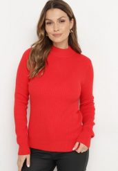 Czerwony Sweter z Wiskozą i Golfem z Elastycznego Prążkowanego Materiału Nikiella. Czerwone golfy damskie Born2be, z materiału, bez kołnierzyka. Za 84.99 zł.