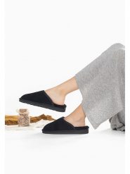 Gooce Wełniane kapcie "Emeralda" w kolorze czarnym rozmiar: 37. Czarne kapcie damskie Gooce, ze skóry. Za 173.99 zł.