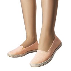 Różowe espadryle damskie Amiral. Czerwone espadryle damskie bez wzorów, z tkaniny, bez obcasa. Za 66.39 zł.