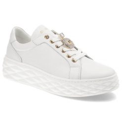Białe Sneakersy Chebello Modne Obuwie Damskie. Białe obuwie sportowe damskie CheBello, na wiosnę, z jeansu, bez zapięcia. Za 529.00 zł.