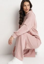 Różowy Komplet Dresowy z Wiskozą Bluza z Kapturem i Szerokie Spodnie Liseriela. Czerwone bluzy damskie Born2be, uniwersalny, bez wzorów, z dresówki, z kapturem. Za 189.99 zł.