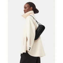 Torebka Calvin Klein. Czarne torebki klasyczne damskie Calvin Klein, bez dodatków. Za 449.99 zł.