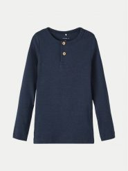 NAME IT Bluzka 13198045 Granatowy Regular Fit. Niebieskie t-shirty i koszulki chłopięce Name it, bez wzorów, z bawełny, bez kołnierzyka, bez ramiączek. Za 59.99 zł.