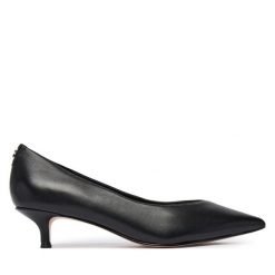 Czółenka Guess. Czarne czółenka damskie Guess, z aplikacjami, bez obcasa. Za 634.99 zł.