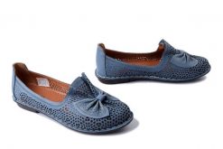 COMFORTABEL 830036-05 blue, półbuty damskie. Niebieskie półbuty damskie Comfortabel, na lato, w ażurowe wzory, ze skóry, bez obcasa, bez zapięcia. Za 264.90 zł.