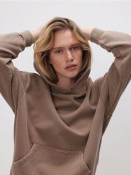 Bawełniana bluza - brązowy. Brązowe bluzy damskie Reserved, l, bez wzorów, z bawełny, bez kaptura. Za 119.99 zł.