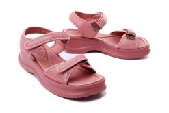AZALEIA 18451 VERA THERAPY PAP AD 91128 nude dark, sandały damskie. Czerwone sandały damskie Azaleia, bez wzorów, bez obcasa, bez zapięcia. Za 146.93 zł.