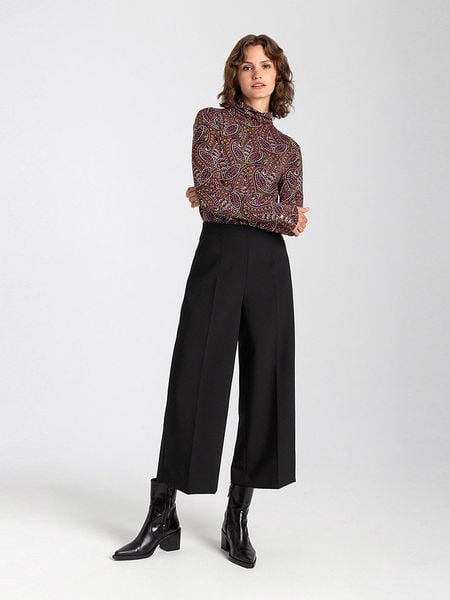 More & More Koszulka ze wzorem rozmiar: 40. Koszulki damskie More & More, bez wzorów, bez kołnierzyka, bez ramiączek. Za 43.99 zł.