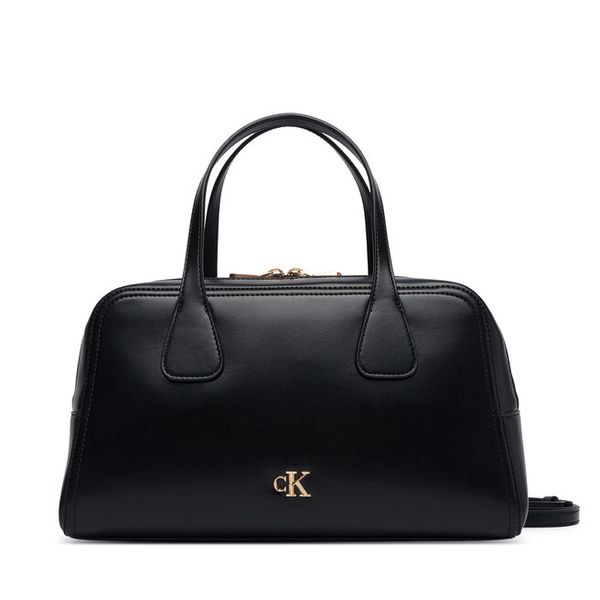 Torebka Calvin Klein. Czarne torebki klasyczne damskie Calvin Klein, bez dodatków. Za 569.99 zł.