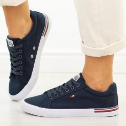 Granatowe trampki damskie American Club Lh116. Niebieskie obuwie sportowe damskie American CLUB, na lato, z jeansu, bez zapięcia, tenisowe. Za 99.00 zł.