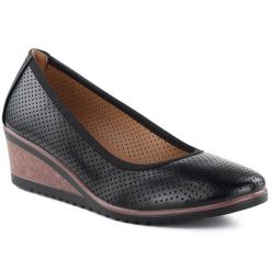 Czółenka damskie półbuty ażurowe na koturnie czarne Vinceza 58629. Czarne czółenka damskie VINCEZA, w ażurowe wzory, ze skóry ekologicznej, bez obcasa, na koturnie. Za 149.99 zł.