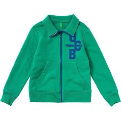 Bluza w kolorze zielonym. Zielone bluzy niemowlęce Benetton, z nadrukiem, ze stójką. W wyprzedaży za 35.95 zł.