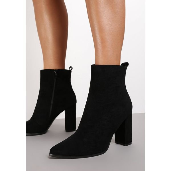 Czarne Botki Aeriel. Czarne botki damskie Renee, z jeansu, eleganckie, ze szpiczastym noskiem, za kostkę, bez obcasa, na obcasie, bez zapięcia. Za 129.99 zł.