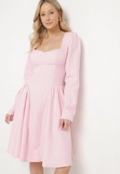 Różowa Rozkloszowana Sukienka z Usztywnianymi Miseczkami Tillimara. Czerwone sukienki damskie Born2be, bez wzorów, bez ramiączek. W wyprzedaży za 127.49 zł.