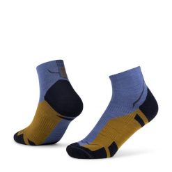 Skarpetki Buff MERINO LIGHTWEIGHT QUARTER SOCK LWQ4. Fioletowe skarpetki damskie Buff, bez wzorów, z elastanu. Za 99.99 zł.