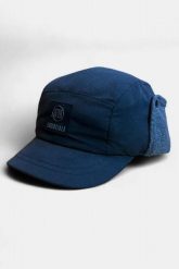 Czapka typu „trapper” dla dorosłych, unisex, z podszewką z polaru – kruczoczarna. Czarne czapki z daszkiem damskie AFTER ESSENTIALS, na zimę, z aplikacjami, z polaru. Za 88.50 zł.