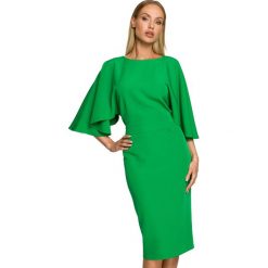Sukienka elegancka ołówkowa z szerokimi rękawami zielona z pelerynką. Zielone sukienki damskie Sukienki.shop, bez wzorów, eleganckie, bez ramiączek. Za 289.00 zł.