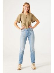 Garcia Dżinsy - Slim fit - w kolorze błękitnym rozmiar: W28. Niebieskie jeansy damskie Garcia. Za 105.38 zł.