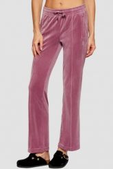 JUICY COUTURE Lawendowe spodnie dresowe damskie z cyrkoniami Tina, Rozmiar S. Fioletowe spodnie dresowe damskie Juicy Couture, s, bez wzorów, z dresówki. W wyprzedaży za 242.99 zł.