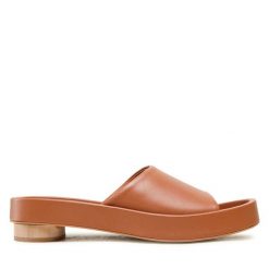 Klapki GINO ROSSI. Brązowe klapki damskie Gino Rossi, bez wzorów, bez obcasa, bez zapięcia. Za 299.99 zł.