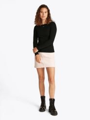 TOMMY JEANS Koszulka w kolorze czarnym rozmiar: XL. Czarne bluzki damskie Tommy Jeans, xl, bez wzorów, z jeansu, bez kołnierzyka, bez ramiączek. Za 140.53 zł.