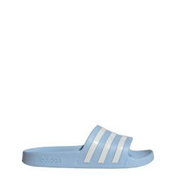 Klapki adilette Aqua. Białe klapki damskie Adidas, bez wzorów, bez obcasa, bez zapięcia. Za 99.95 zł.