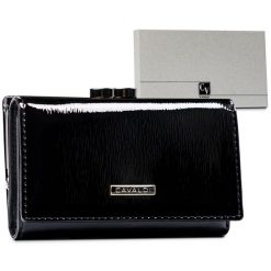 Portfel skórzany 4U Cavaldi [DH] H23-1-SH9 czarny. Czarne portfele damskie 4U Cavaldi, z aplikacjami, z lakierowanej skóry. Za 79.00 zł.