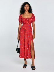 BIG STAR Sukienka w kolorze czerwonym rozmiar: S. Czerwone sukienki damskie Big Star, bez wzorów, z wiskozy, retro, bez ramiączek. Za 174.99 zł.