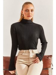 Bianco Lucci Sweter w kolorze czarnym rozmiar: onesize. Czarne swetry klasyczne damskie Bianco Lucci, prążkowane, bez kołnierzyka. Za 60.99 zł.