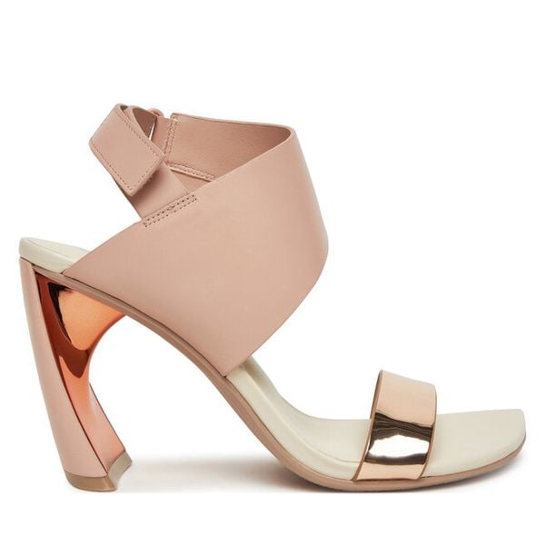 Sandały United Nude. Brązowe sandały damskie United Nude, bez wzorów, bez obcasa, na słupku, bez zapięcia. Za 759.99 zł.