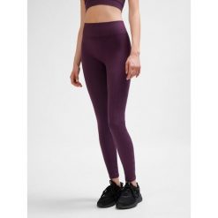 Damskie legginsy bezszwowe Hummel MT Define Scrunch. Czerwone legginsy sportowe damskie Hummel, bez wzorów, na jogę i pilates. W wyprzedaży za 179.00 zł.