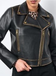 Kurtka biker z imitacji skóry - brązowy. Brązowe kurtki damskie Sinsay, l, bez wzorów, ze skóry, bez kaptura. Za 79.99 zł.
