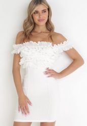 Biała Dopasowana Sukienka Mini z Falbanką Udirda. Białe sukienki damskie Born2be, bez wzorów, bez ramiączek. Za 189.99 zł.