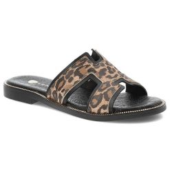 Czarne Klapki Armodo Modne Obuwie Damskie Lampart. Czarne klapki damskie Armodo, bez wzorów, ze skóry, bez obcasa, bez zapięcia. Za 279.00 zł.