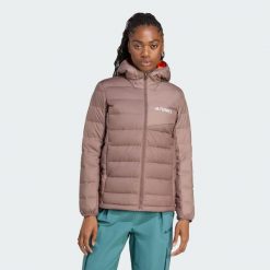 Kurtka z kapturem Terrex Multi Light Down CLIMAWARM. Brązowe kurtki damskie Adidas, xs, bez wzorów, z puchu, z kapturem. Za 649.00 zł.