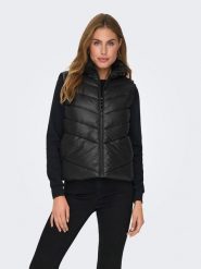 JDY Kamizelka pikowana w kolorze czarnym rozmiar: M. Czarne kamizelki damskie JDY, m, bez wzorów, bez kaptura. Za 101.23 zł.