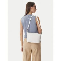 Torebka Furla. Białe torebki klasyczne damskie Furla, bez dodatków. Za 1,109.00 zł.