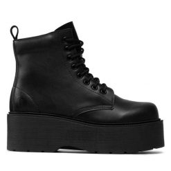 Botki Altercore. Czarne botki damskie Altercore, bez obcasa, na płaskiej podeszwie, bez zapięcia. Za 479.99 zł.
