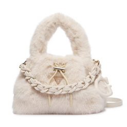Torebka Guess. Białe torebki klasyczne damskie Guess, bez dodatków. Za 264.99 zł.