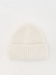 Czapka beanie z domieszką wełny - złamana biel. Czapki damskie Reserved, bez wzorów, z wełny. W wyprzedaży za 32.99 zł.