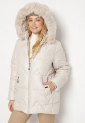 Jasnoszara Pikowana Kurtka z Kapturem z Futerkiem Tevea. Szare kurtki damskie Born2be, plus size, bez wzorów, z dzianiny, z kapturem. Za 219.99 zł.