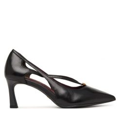 Szpilki Tamaris. Czarne szpilki damskie Tamaris, bez wzorów, bez obcasa, na szpilce, bez zapięcia. Za 394.99 zł.