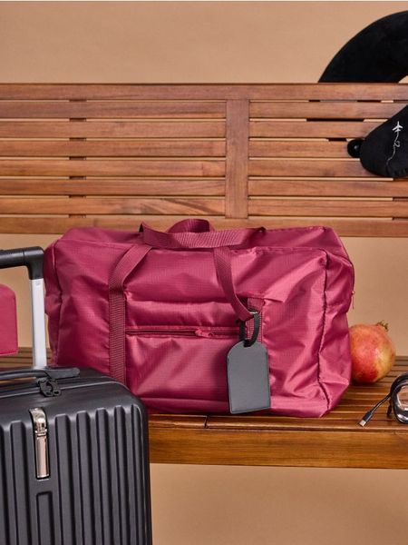 Torba podróżna - bordowy. Czerwone torby podróżne Sinsay, bez wzorów. Za 15.99 zł.